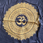 Load image into Gallery viewer, Bohemiskt linne i viskos – lös och luftig modell med unikt tryck Aum mandala blå
