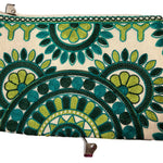 Load image into Gallery viewer, Broderad handledsväska från Indien – unik färgstark clutch
