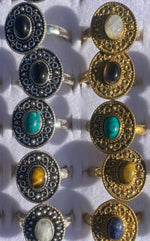 Load image into Gallery viewer, Bronze ring with gemstone
