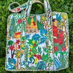 Ladda upp bild till gallerivisning, 4. Praktisk och rymlig tygväska i bomull Frida Kahlo

