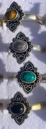 Load image into Gallery viewer, Bronze ring with gemstone
