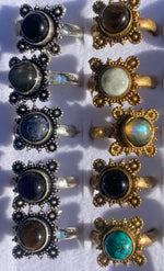 Load image into Gallery viewer, Bronze ring with gemstone
