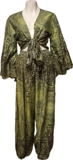 Load image into Gallery viewer, Tie-dye top with wide sleeves Mandala
