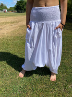 Load image into Gallery viewer, Yoga tank top with hood
