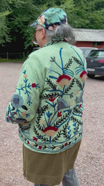 Ladda och spela upp video i Gallerivisaren, Unik broderad jacka från Indien
