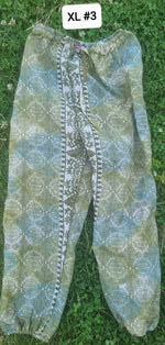 Load image into Gallery viewer, Straight pants for children sari fabric 2-6 years
