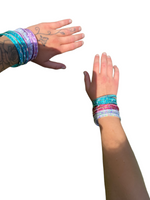 Ladda upp bild till gallerivisning, Indiska bangles med guldglitter – 6 st för 20 kr
