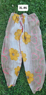 Load image into Gallery viewer, Straight pants for children sari fabric 2-6 years
